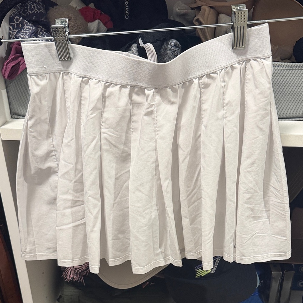 ALO Womens White Pleated Skirt w/ Shorts